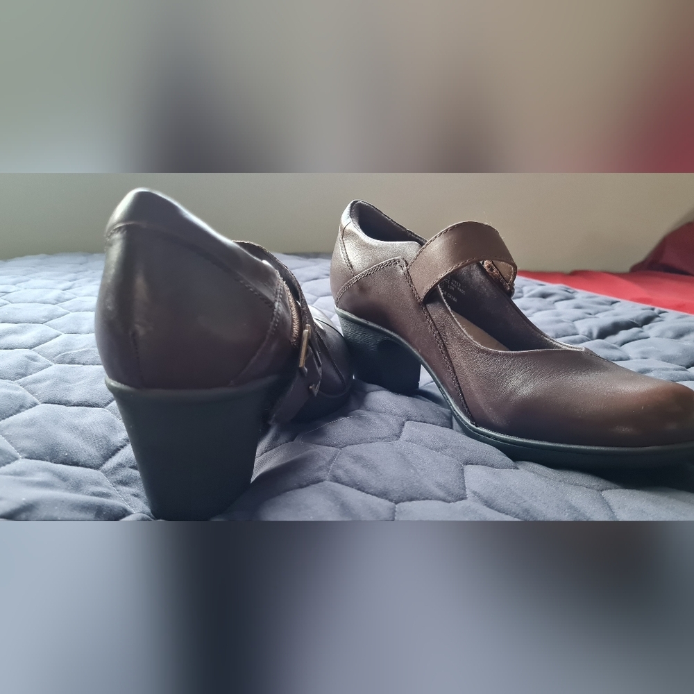 EUC Earth Origins Brown Leather Heeled Mary Janes - Picture 3 of 6
